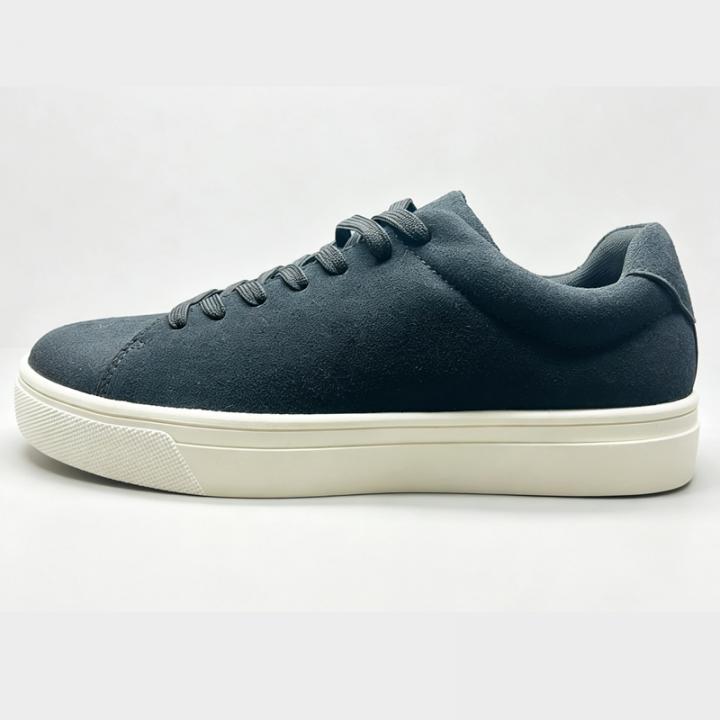 Sneaker shoes