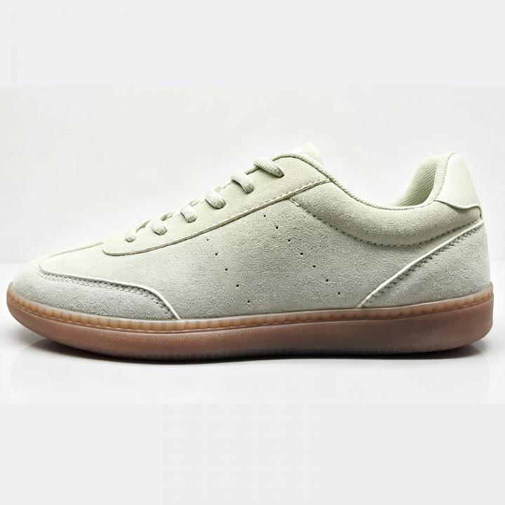 Sneaker shoes